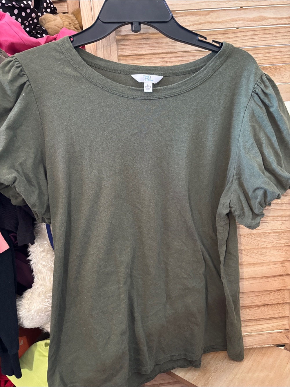 Time and Tru Olive Puff Sleeve Short Sleeve Tee Large